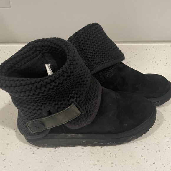 UGG SHAINA BOOT, ALL BLACK, SZ 9, GREAT CONDITION - Picture 3 of 7